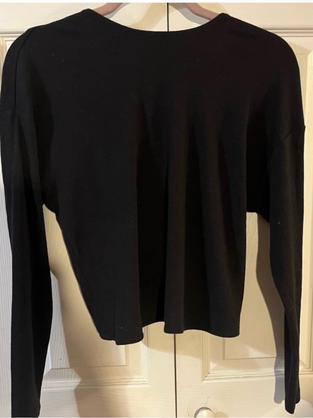 Athleta Women's Black Open Twist Back Deep Double V Back Long Sleeve Shirt (XS)